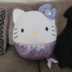 Hello Kitty Squishmallow
